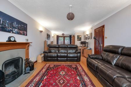 4 bedroom Semi-detached house for sale in Highgate Green, Elton, PE8