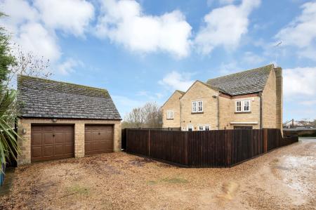 4 bedroom Semi-detached house for sale in Highgate Green, Elton, PE8