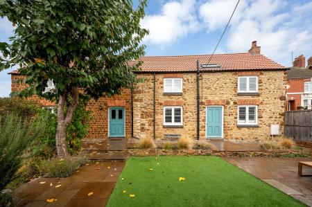 3 bedroom Detached house for sale in Denford Road, Ringstead, NN14