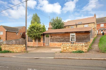 3 bedroom Detached house for sale in Denford Road, Ringstead, NN14