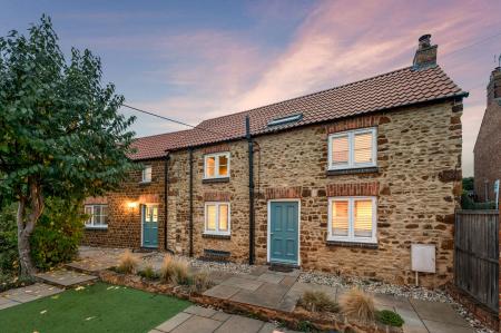 3 bedroom Detached house for sale in Denford Road, Ringstead, NN14