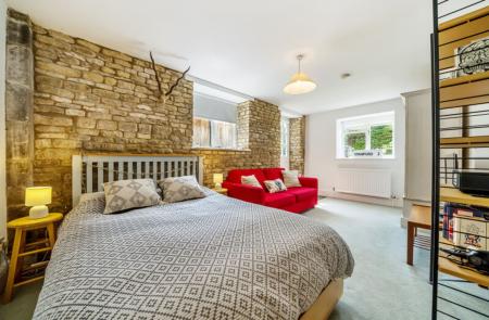4 bedroom End of terrace house for sale in Little Casterton, Stamford, PE9