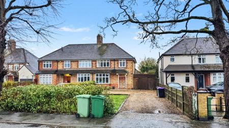 4 bedroom Semi-detached house for sale in Roman Bank, Stamford, PE9