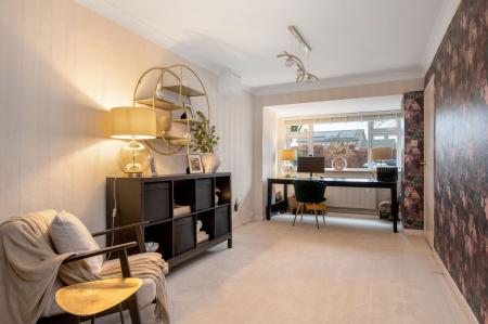 4 bedroom Detached house for sale in Cedar Road, Stamford, PE9