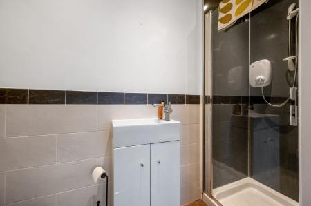 4 bedroom Detached house for sale in Cedar Road, Stamford, PE9