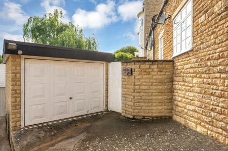 3 bedroom Cottage for sale in Austin Street, Stamford, PE9