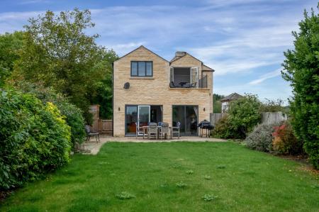 4 bedroom Detached house for sale in Barnack Road, Uffington, PE9