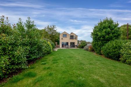4 bedroom Detached house for sale in Barnack Road, Uffington, PE9