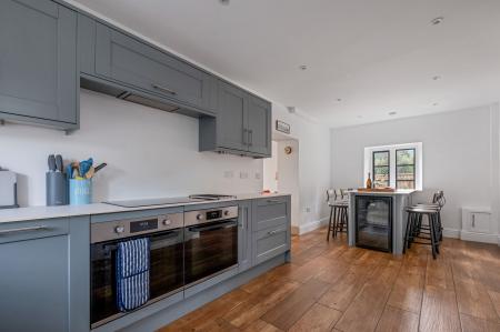 4 bedroom Detached house for sale in Barnack Road, Uffington, PE9