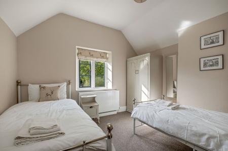 4 bedroom Detached house for sale in Barnack Road, Uffington, PE9