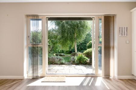 4 bedroom Town house for sale in Anseres Place, Stamford, PE9