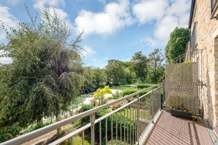 4 bedroom Town house for sale in Anseres Place, Stamford, PE9