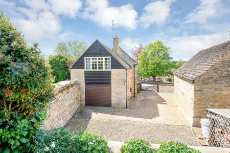 4 bedroom Detached house for sale in High Street, Duddington, PE9