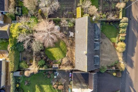 5 bedroom Detached house for sale in Queens Walk, Stamford, PE9