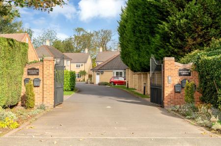 5 bedroom Detached house for sale in Tricklebank Gardens, Stamford, PE9