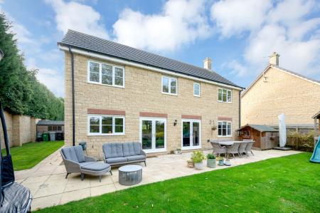 5 bedroom Detached house for sale in Tricklebank Gardens, Stamford, PE9
