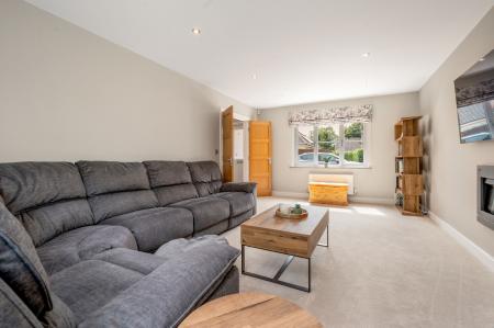 5 bedroom Detached house for sale in Tricklebank Gardens, Stamford, PE9