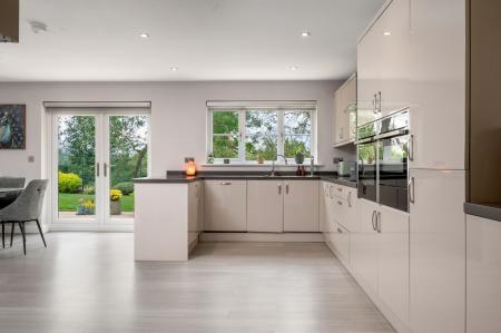 5 bedroom Detached house for sale in Tricklebank Gardens, Stamford, PE9