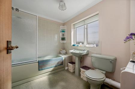 3 bedroom Detached house for sale in Drift Avenue, Stamford