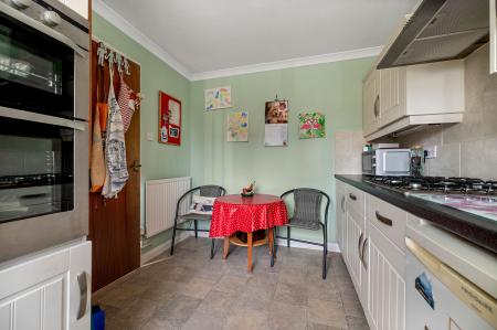 3 bedroom Detached house for sale in Drift Avenue, Stamford