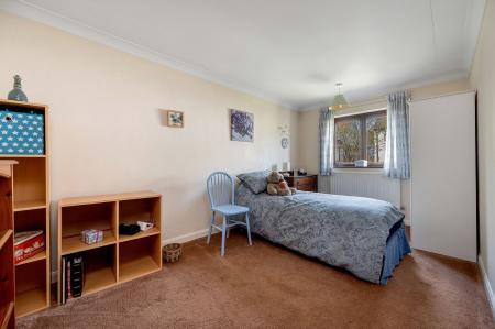 3 bedroom Detached house for sale in Drift Avenue, Stamford