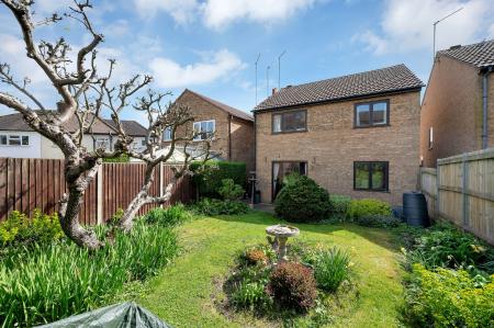 3 bedroom Detached house for sale in Drift Avenue, Stamford