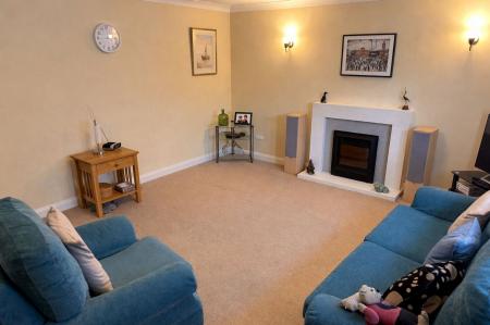 5 bedroom Detached house for sale in Tobias Grove, Stamford, PE9