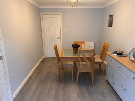 5 bedroom Detached house for sale in Tobias Grove, Stamford, PE9