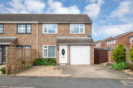 3 bedroom Semi-detached house for sale in Perth Road, Stamford, PE9