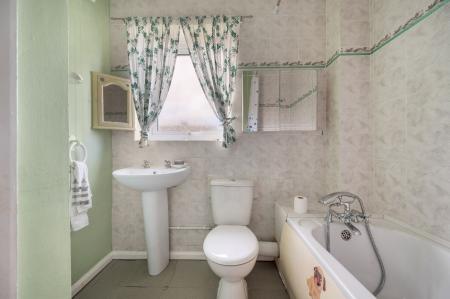 3 bedroom Semi-detached house for sale in Perth Road, Stamford, PE9