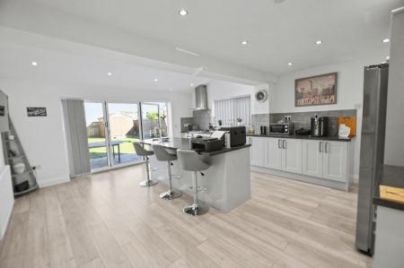 3 bedroom Semi-detached house for sale in Falkirk Close, Stamford, PE9