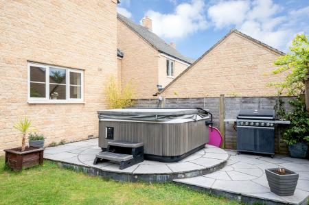 5 bedroom Detached house for sale in Oak Lane, Kings Cliffe, PE8