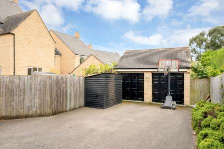 5 bedroom Detached house for sale in Oak Lane, Kings Cliffe, PE8