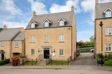 5 bedroom Detached house for sale in Oak Lane, Kings Cliffe, PE8