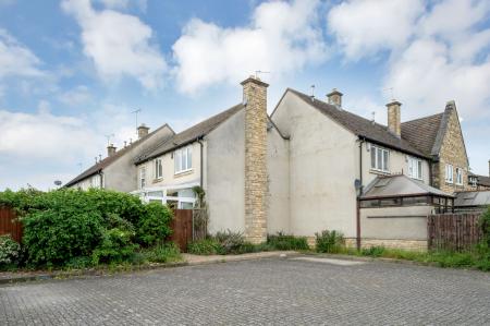 2 bedroom House for sale in Wothorpe Mews, Stamford, PE9