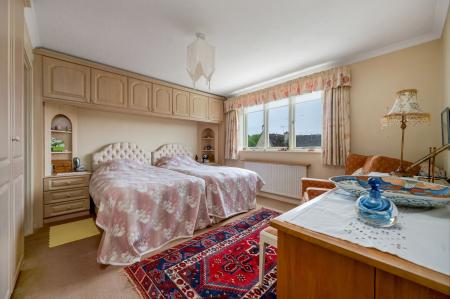 2 bedroom House for sale in Wothorpe Mews, Stamford, PE9