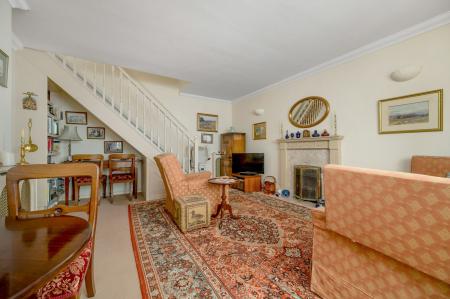 2 bedroom House for sale in Wothorpe Mews, Stamford, PE9