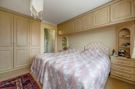 2 bedroom House for sale in Wothorpe Mews, Stamford, PE9