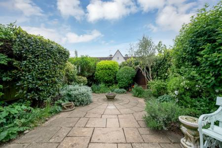 2 bedroom House for sale in Wothorpe Mews, Stamford, PE9