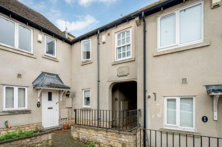 2 bedroom House for sale in Wothorpe Mews, Stamford, PE9