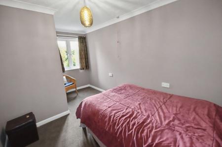 2 bedroom Flat to let in St. Georges Avenue, Stamford, PE9