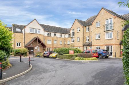 2 bedroom Flat to let in St. Georges Avenue, Stamford, PE9