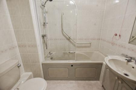 2 bedroom Flat to let in St. Georges Avenue, Stamford, PE9