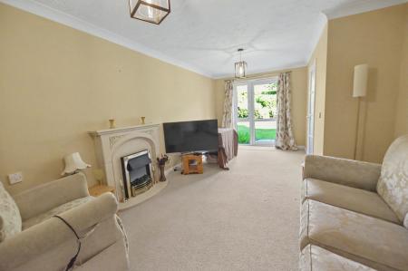 2 bedroom Flat to let in St. Georges Avenue, Stamford, PE9