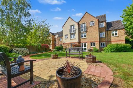 St. Georges Avenue, Stamford, PE9
