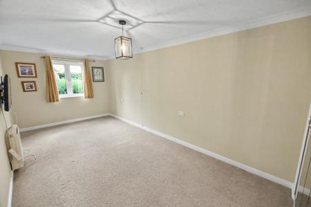 2 bedroom Flat to let in St. Georges Avenue, Stamford, PE9