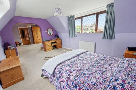 3 bedroom Detached house for sale in Cedar Road, Stamford, PE9