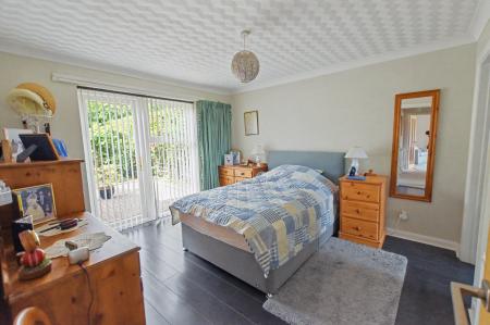 3 bedroom Detached house for sale in Cedar Road, Stamford, PE9