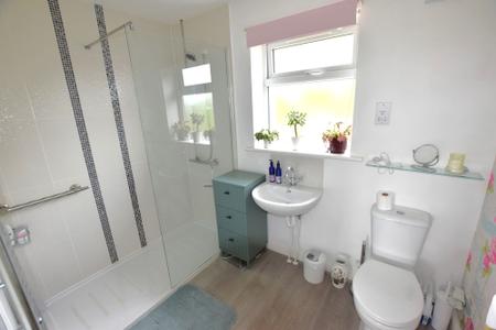 3 bedroom Semi-detached house for sale in Plover Road, Essendine, PE9