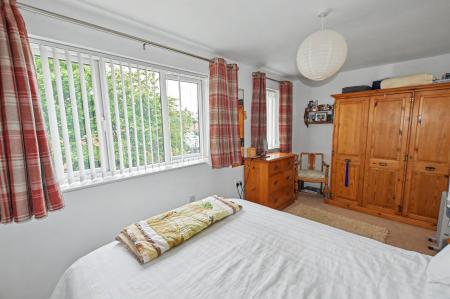 3 bedroom Semi-detached house for sale in Plover Road, Essendine, PE9